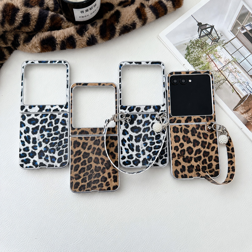 Photography Lighting Equipment - Casing Ponsel Lipat Motif Macan Tutul